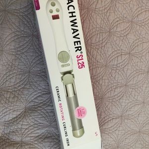 Beachwaver S 1.25 curling iron